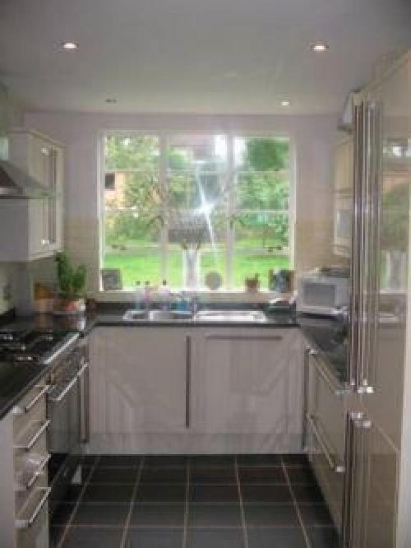 			GREAT LOCATION!!!, 4 Bedroom, 1 bath, 1 reception Flat			 Ludlow Way, HAMPSTEAD GARDEN SUBURB N2